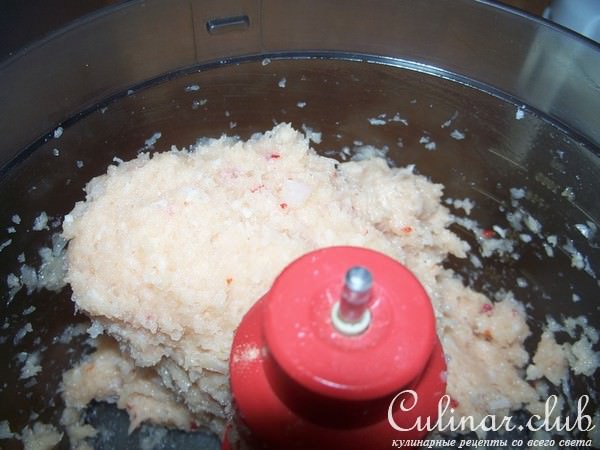 Легкий фасолевый суп с пряными куриными фрикадельками