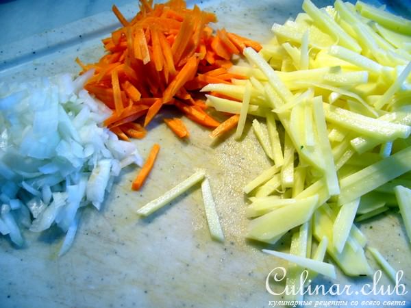 Куринный супчик с манными клецками и стручковой фасолью