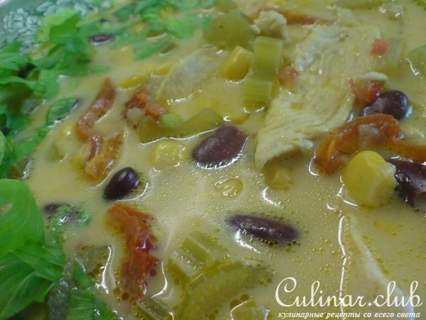 Суп с куриной грудкой,фасолью и кукурузой