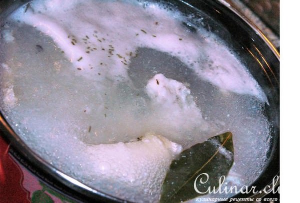 Рыбный суп с помидорами и рисом