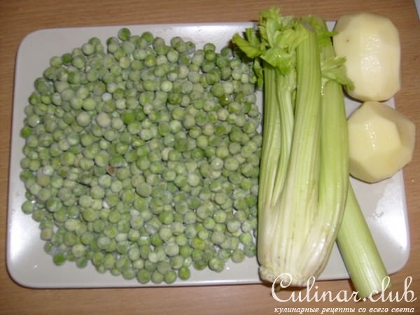 Гороховый суп на рыбном бульоне с крабовым мясом
