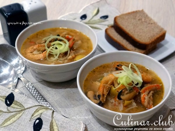 Средиземноморский суп с морепродуктами, бобовыми и рисом