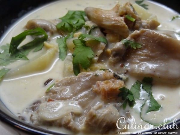 " Кремовый Суп с Грибами, Беконом, Гребешками и Ракушками "