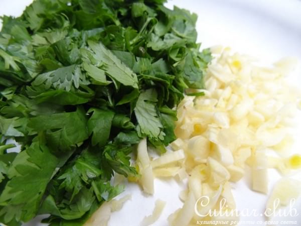 " Кремовый Суп с Грибами, Беконом, Гребешками и Ракушками "