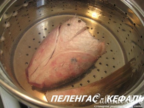 Уха-пюре с сыром "Масдам".