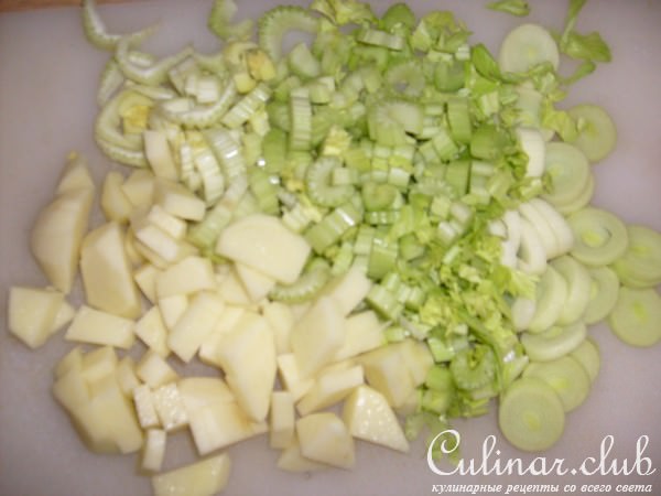 Гороховый суп на рыбном бульоне с крабовым мясом