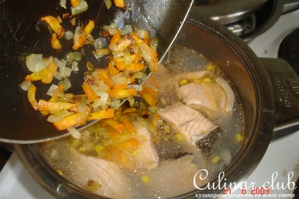 Рыбный суп с кукурузой