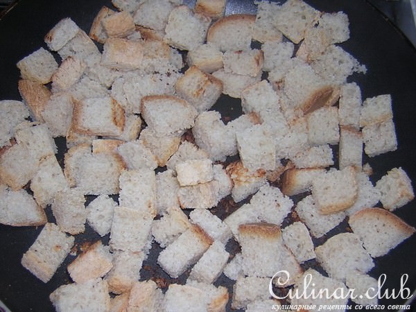 СУП С ЧЕСНОЧНЫМИ ГРЕНКАМИ НА МЯСНОМ БУЛЬОНЕ