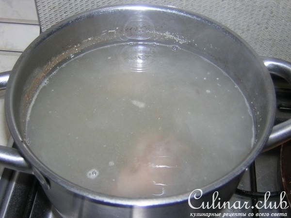 СУП С ЧЕСНОЧНЫМИ ГРЕНКАМИ НА МЯСНОМ БУЛЬОНЕ