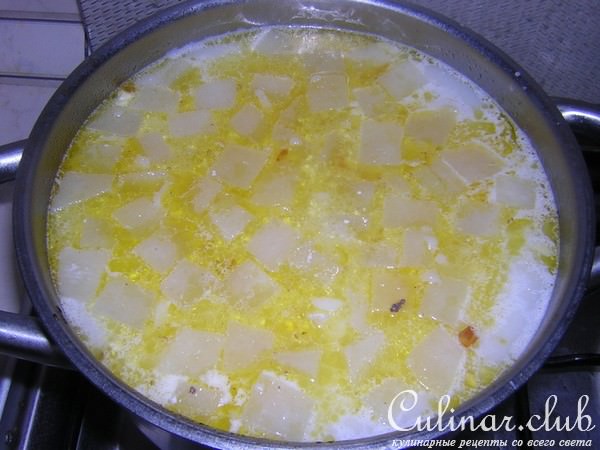 СУП С ЧЕСНОЧНЫМИ ГРЕНКАМИ НА МЯСНОМ БУЛЬОНЕ