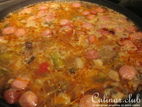 Солянка "Опохмелочная" с белыми грибами.