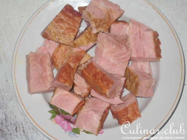 Гороховый супец с копчеными ребрышками.