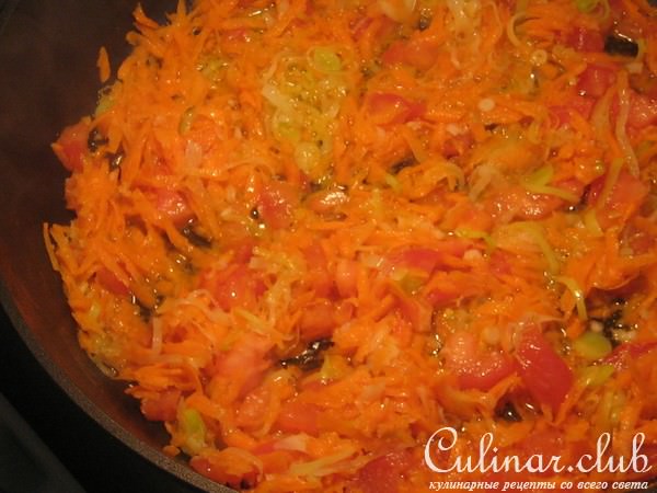Солянка семейная с солёными лимонами.