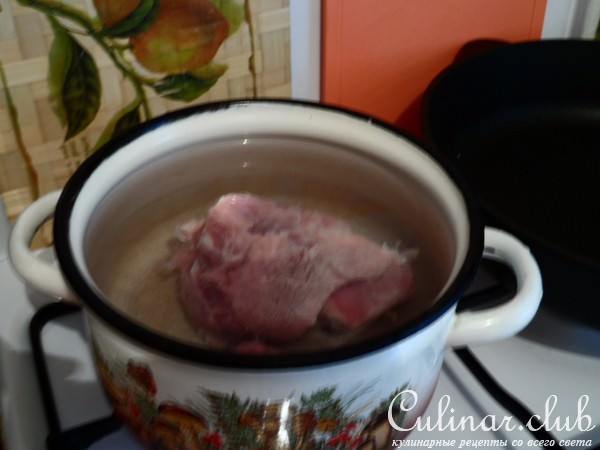 Гороховый суп с сырокопчёным беконом(мой любимый)