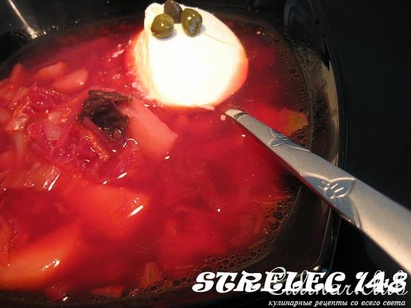 Борщ сладкий с черносливом, яблоком и аджикой.