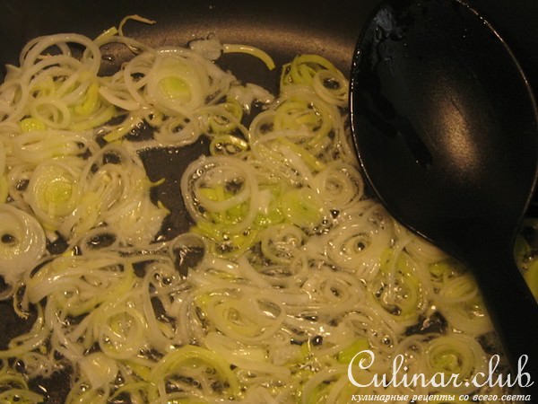 Солянка семейная с солёными лимонами.