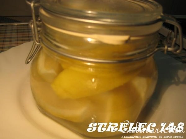 Солянка семейная с солёными лимонами.