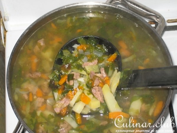 Салатный суп с солеными огурцами.
