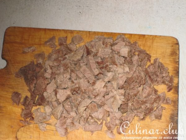 Салатный суп с солеными огурцами.