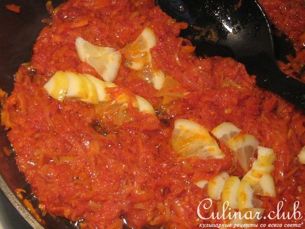 Солянка семейная с солёными лимонами.