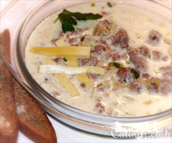 Сырный суп с мясным фаршем.