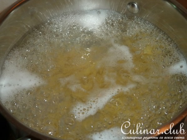 Ароматный томатный суп с пастой Fusilli и базиликом