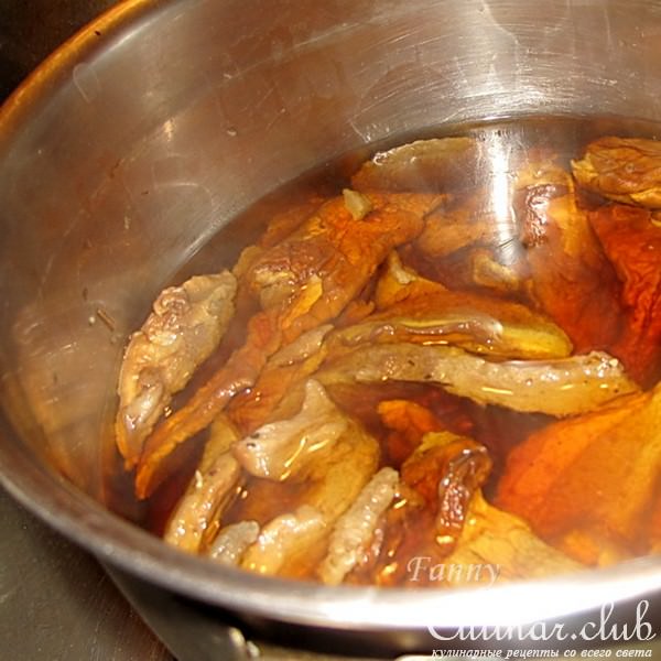 Борщ с фасолью и грибами