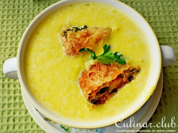 Крем-суп из тыквы с сырными рулетиками