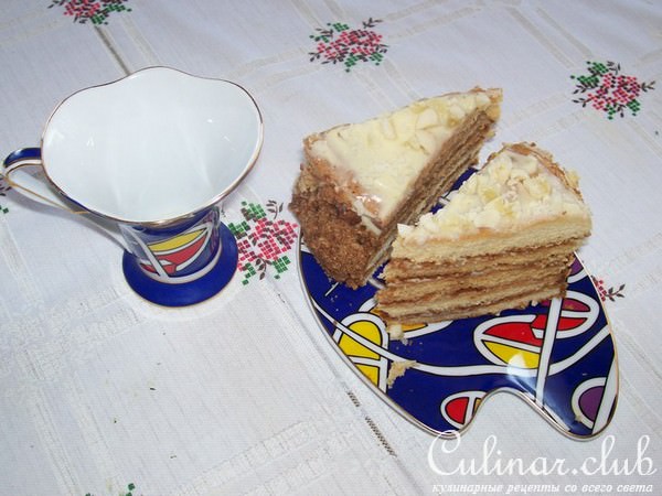 Торт медовый самый вкусный(ну оочень захотелось показать всем)