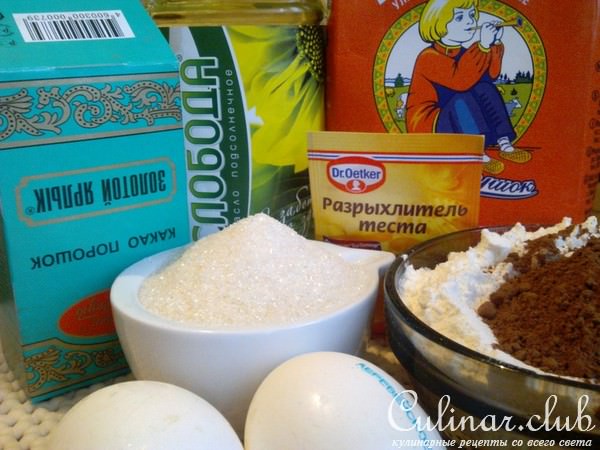 Шоколадно-фруктовый торт «Люби меня Люби»