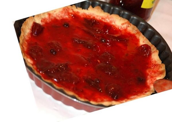 Пирог-торт с черносливом и грецким орехом