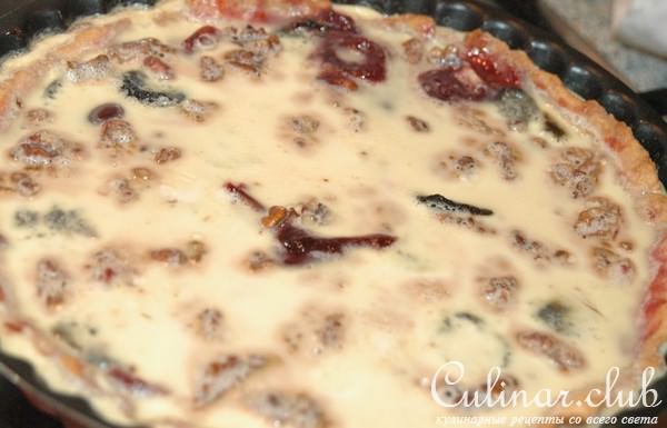 Пирог-торт с черносливом и грецким орехом