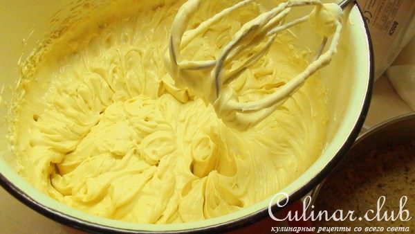 Торт из гречневой муки с карамельно-сливочным кремом.