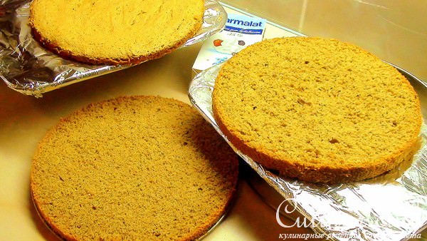 Торт из гречневой муки с карамельно-сливочным кремом.