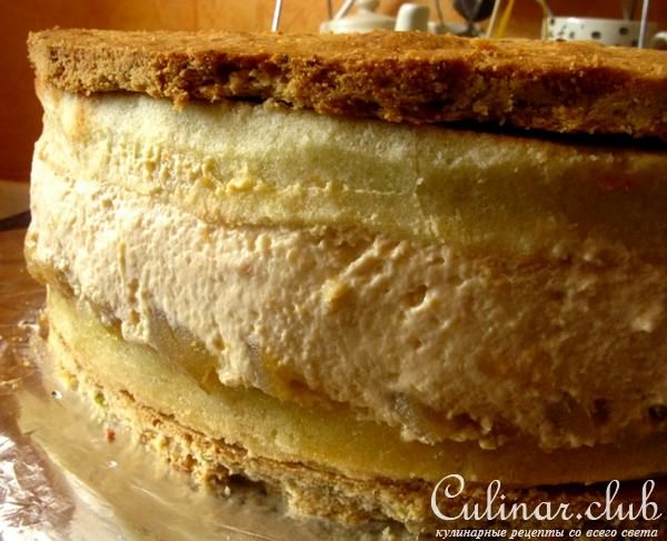 Яблочный торт с карамельным Баварским муссом с корицей