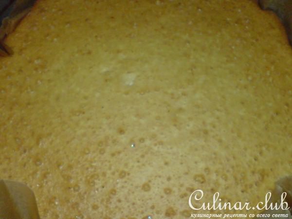 Торт со сметанным суфле и черносливом