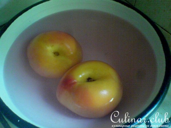 Блинный торт с персиками