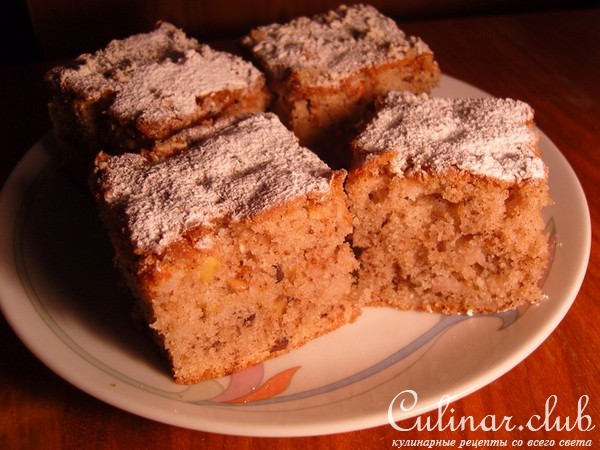 Пряниковый пирог с яблоками