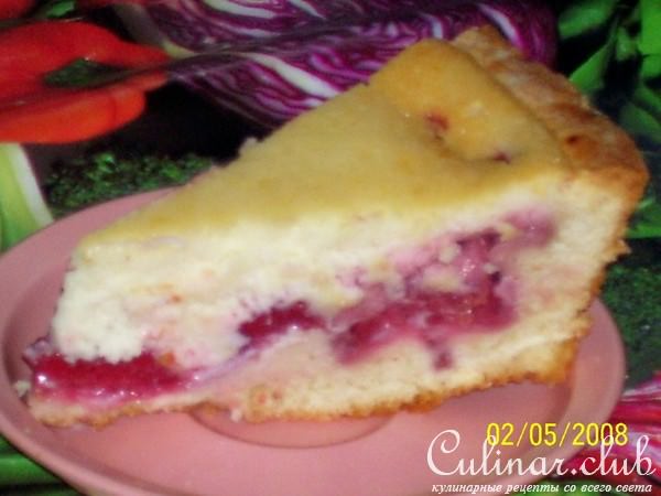 Сметанный пай с клубникой