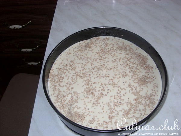 Пирог заливной с мясом, моцареллой и опятами