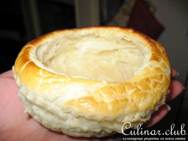 Слойки с рокфором и грушами