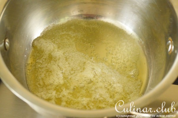 Нежный рулет с курицей и сливочным сыром.