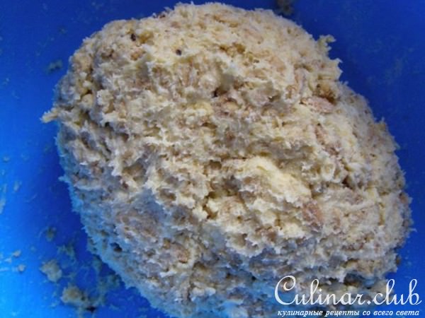 Пирог с творогом и чёрной смородиной