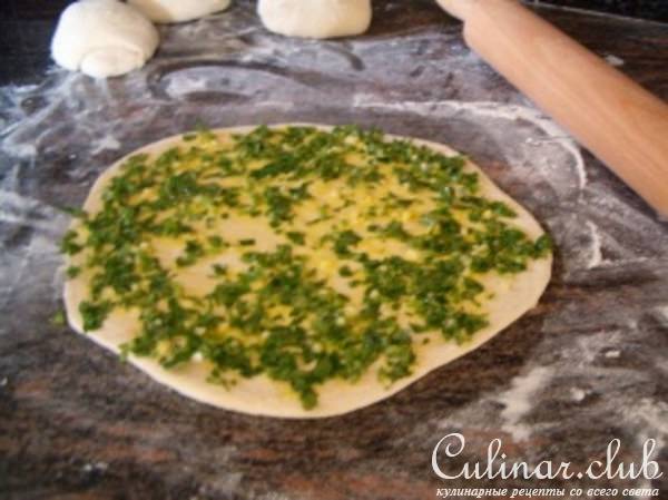 Хлебцы с чесноком и петрушкой