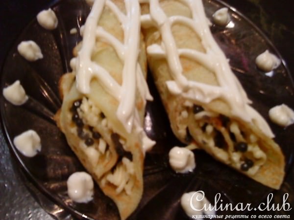 Блинчики с икрой и сыром