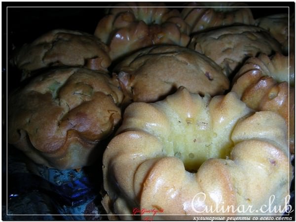Кукурузные кексы с беконом и зеленым луком