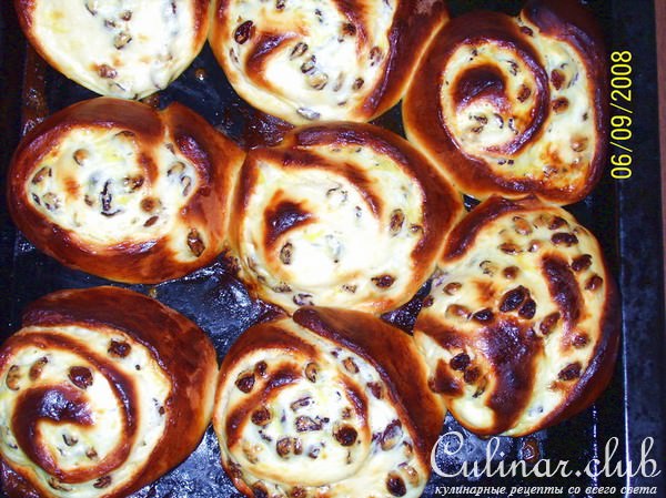 Булочки с творогом и изюмом