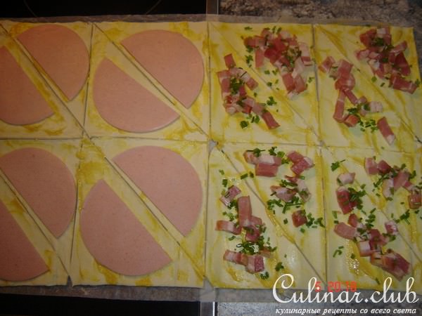 Пикантные рогалики с беконом и горчицей