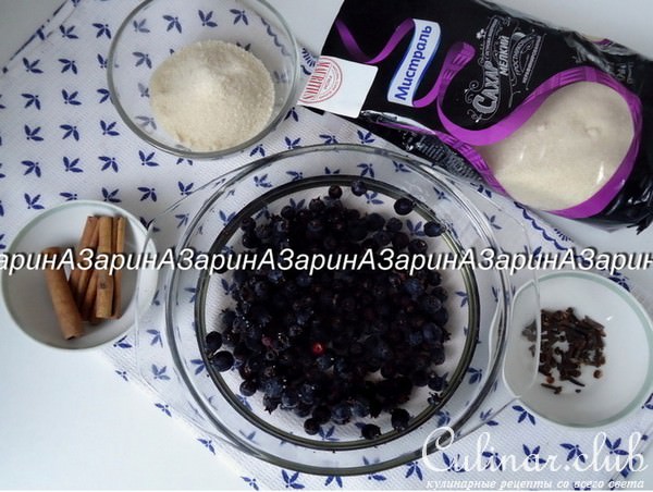 Гречишно-кунжутный пирог и глег из ирги