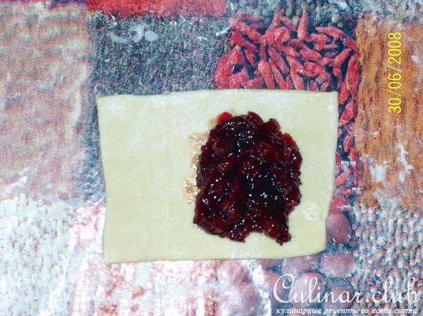 Слойка с джемом